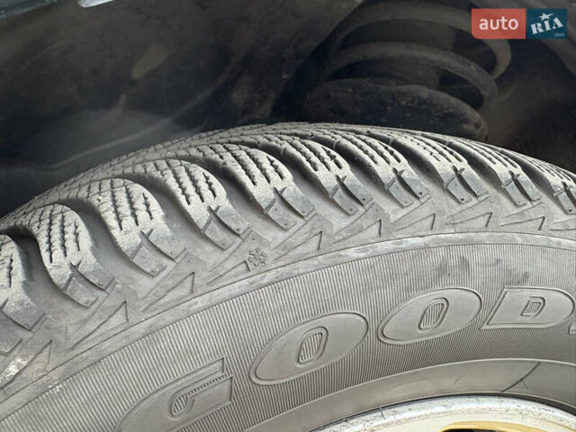 Зеленый Субару Аутбек, объемом двигателя 2.5 л и пробегом 227 тыс. км за 4500 $, фото 13 на Automoto.ua