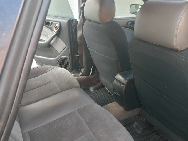 Зеленый Субару Аутбек, объемом двигателя 2.5 л и пробегом 305 тыс. км за 2200 $, фото 4 на Automoto.ua