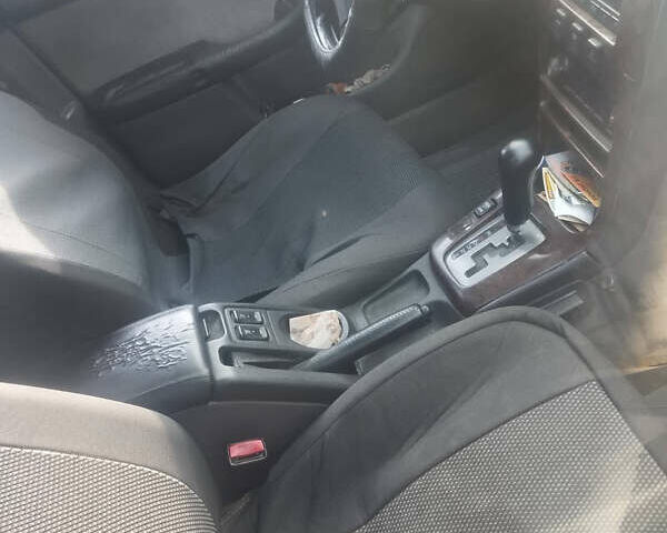 Зеленый Субару Аутбек, объемом двигателя 2.46 л и пробегом 350 тыс. км за 2500 $, фото 1 на Automoto.ua