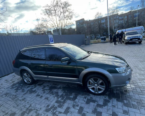 Зеленый Субару Аутбек, объемом двигателя 3 л и пробегом 307 тыс. км за 6400 $, фото 5 на Automoto.ua