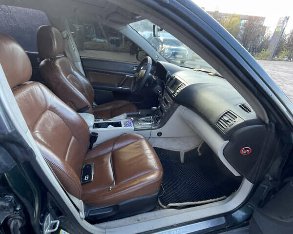 Зеленый Субару Аутбек, объемом двигателя 3 л и пробегом 307 тыс. км за 6400 $, фото 10 на Automoto.ua