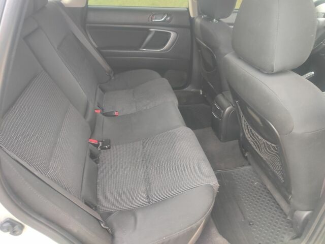 Зеленый Субару Аутбек, объемом двигателя 2.5 л и пробегом 288 тыс. км за 5500 $, фото 5 на Automoto.ua