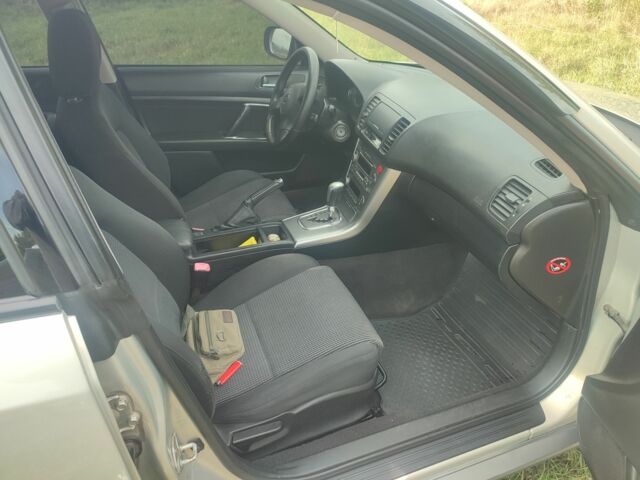 Зеленый Субару Аутбек, объемом двигателя 2.5 л и пробегом 288 тыс. км за 5500 $, фото 14 на Automoto.ua