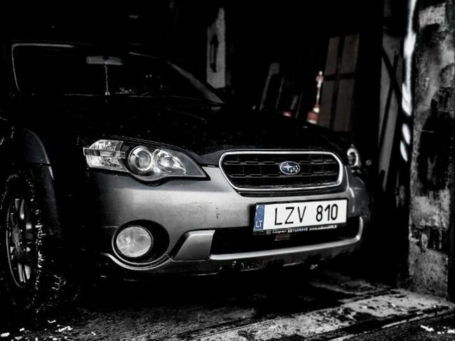 Зелений Субару Аутбек, об'ємом двигуна 2.5 л та пробігом 361 тис. км за 2000 $, фото 7 на Automoto.ua