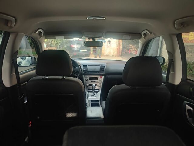 Зеленый Субару Аутбек, объемом двигателя 2.5 л и пробегом 288 тыс. км за 5500 $, фото 2 на Automoto.ua