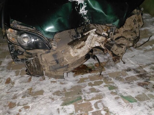 Зелений Субару Аутбек, об'ємом двигуна 2.5 л та пробігом 361 тис. км за 2000 $, фото 5 на Automoto.ua