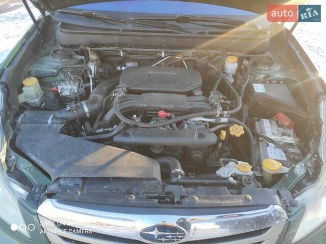 Зеленый Субару Аутбек, объемом двигателя 2.46 л и пробегом 259 тыс. км за 9500 $, фото 1 на Automoto.ua