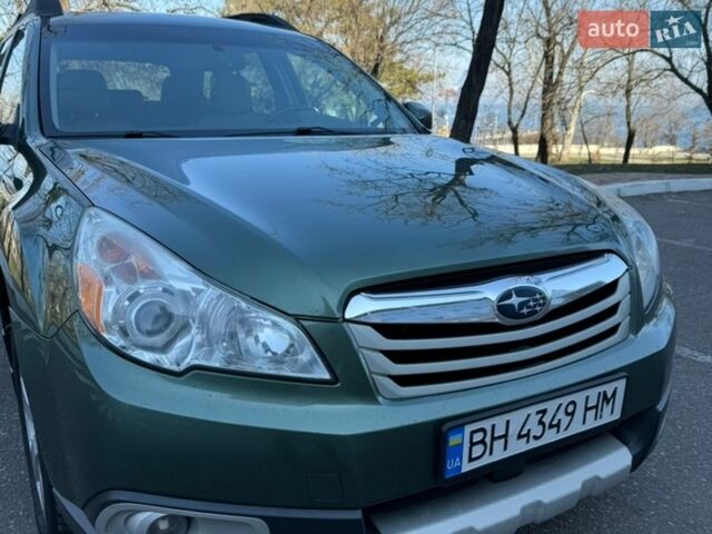 Зеленый Субару Аутбек, объемом двигателя 2.46 л и пробегом 297 тыс. км за 7500 $, фото 1 на Automoto.ua