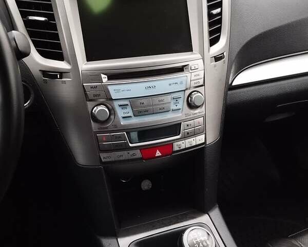 Зелений Субару Аутбек, об'ємом двигуна 2 л та пробігом 315 тис. км за 8400 $, фото 39 на Automoto.ua
