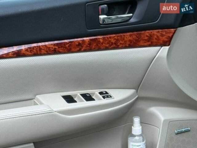 Зеленый Субару Аутбек, объемом двигателя 2.46 л и пробегом 297 тыс. км за 7500 $, фото 17 на Automoto.ua