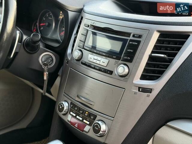 Зеленый Субару Аутбек, объемом двигателя 2.46 л и пробегом 197 тыс. км за 9500 $, фото 31 на Automoto.ua