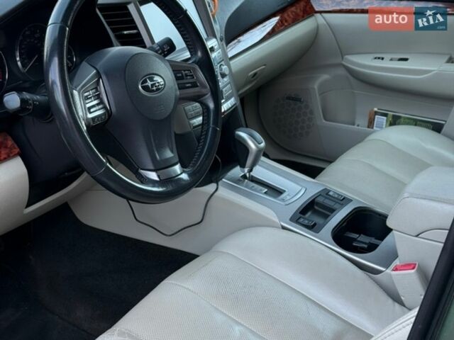 Зеленый Субару Аутбек, объемом двигателя 2.46 л и пробегом 297 тыс. км за 7500 $, фото 14 на Automoto.ua