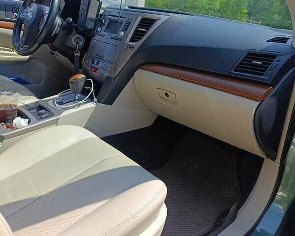 Зеленый Субару Аутбек, объемом двигателя 2.5 л и пробегом 256 тыс. км за 11800 $, фото 9 на Automoto.ua