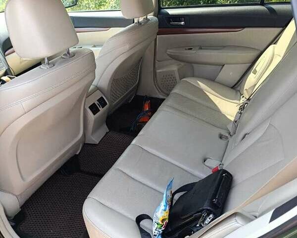 Зеленый Субару Аутбек, объемом двигателя 2.5 л и пробегом 256 тыс. км за 11800 $, фото 8 на Automoto.ua