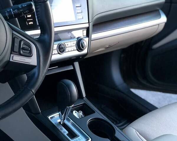 Зеленый Субару Аутбек, объемом двигателя 2.5 л и пробегом 210 тыс. км за 14000 $, фото 5 на Automoto.ua