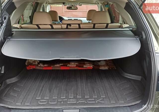 Зеленый Субару Аутбек, объемом двигателя 2.5 л и пробегом 92 тыс. км за 18200 $, фото 5 на Automoto.ua
