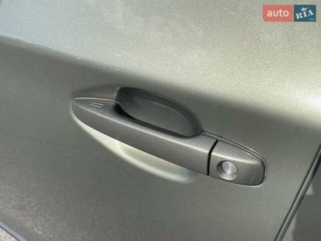 Зелений Субару Аутбек, об'ємом двигуна 2.5 л та пробігом 137 тис. км за 16900 $, фото 20 на Automoto.ua