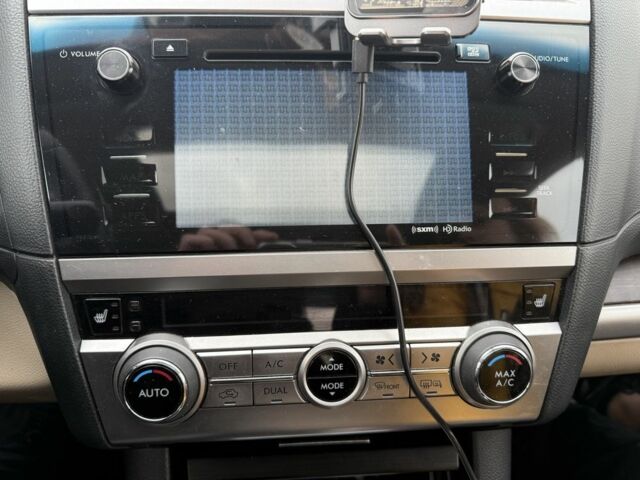 Зеленый Субару Аутбек, объемом двигателя 2.5 л и пробегом 137 тыс. км за 16800 $, фото 4 на Automoto.ua