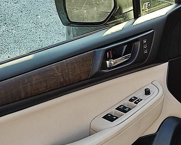 Зелений Субару Аутбек, об'ємом двигуна 2.5 л та пробігом 109 тис. км за 14990 $, фото 5 на Automoto.ua