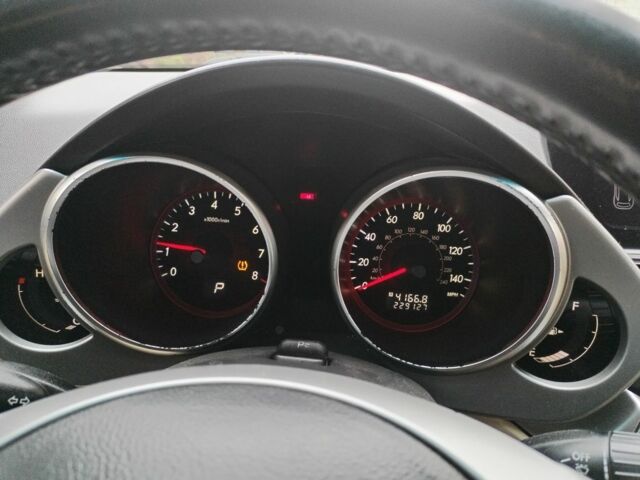 Бежевий Субару Трібека, об'ємом двигуна 3 л та пробігом 229 тис. км за 6900 $, фото 22 на Automoto.ua