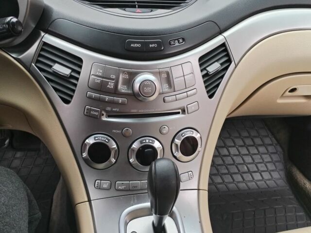 Бежевий Субару Трібека, об'ємом двигуна 3 л та пробігом 229 тис. км за 6900 $, фото 19 на Automoto.ua