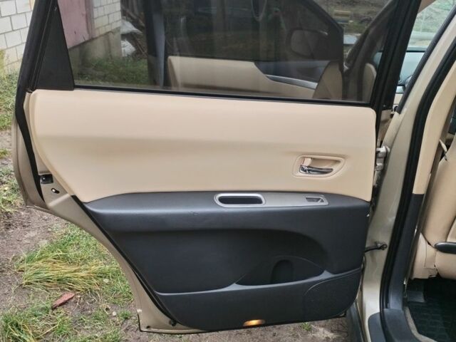 Бежевий Субару Трібека, об'ємом двигуна 3 л та пробігом 229 тис. км за 6900 $, фото 17 на Automoto.ua