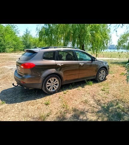 Коричневый Субару Трибека, объемом двигателя 3.6 л и пробегом 350 тыс. км за 5500 $, фото 2 на Automoto.ua