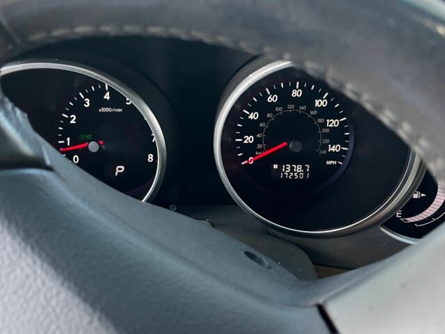 Красный Субару Трибека, объемом двигателя 3 л и пробегом 173 тыс. км за 8000 $, фото 6 на Automoto.ua