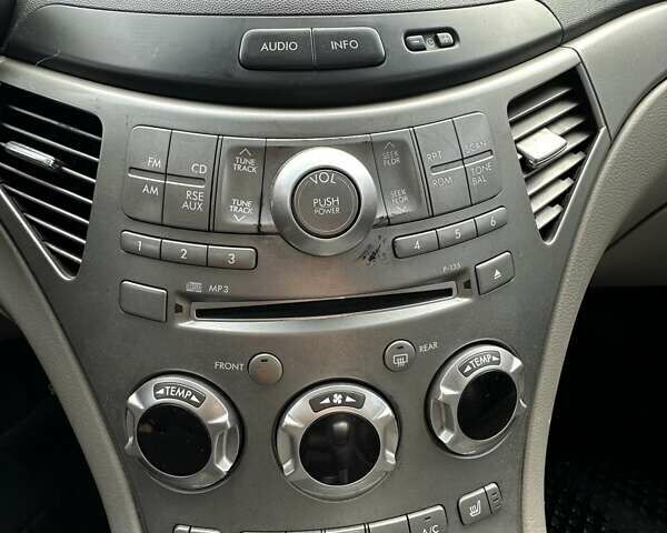 Сірий Субару Трібека, об'ємом двигуна 3 л та пробігом 226 тис. км за 6000 $, фото 16 на Automoto.ua