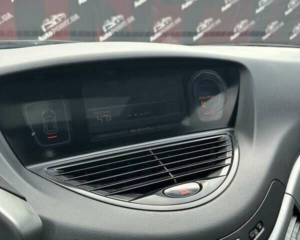 Сірий Субару Трібека, об'ємом двигуна 3 л та пробігом 226 тис. км за 6000 $, фото 23 на Automoto.ua