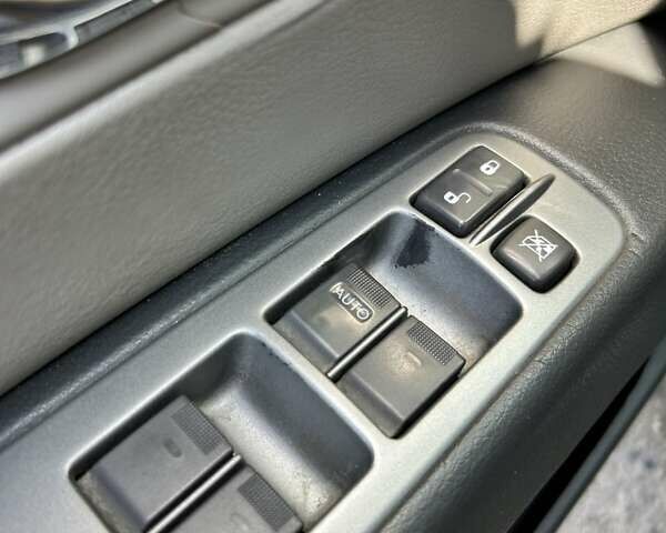 Сірий Субару Трібека, об'ємом двигуна 3 л та пробігом 226 тис. км за 6500 $, фото 26 на Automoto.ua