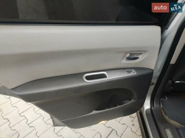 Сірий Субару Трібека, об'ємом двигуна 3 л та пробігом 239 тис. км за 4750 $, фото 26 на Automoto.ua