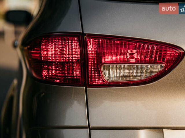 Серый Субару Трибека, объемом двигателя 3 л и пробегом 122 тыс. км за 8700 $, фото 21 на Automoto.ua