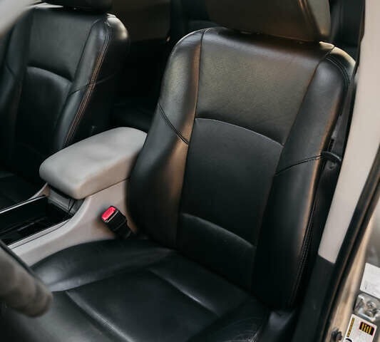 Серый Субару Трибека, объемом двигателя 3 л и пробегом 122 тыс. км за 8700 $, фото 24 на Automoto.ua