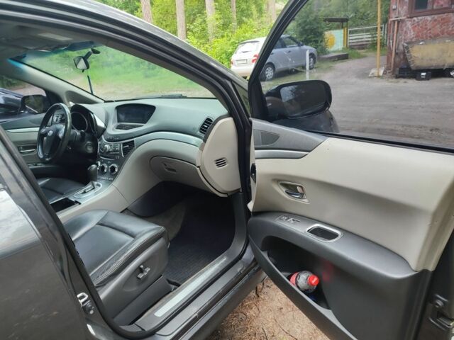 Сірий Субару Трібека, об'ємом двигуна 3 л та пробігом 250 тис. км за 6300 $, фото 5 на Automoto.ua