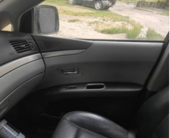 Серый Субару Трибека, объемом двигателя 3.6 л и пробегом 178 тыс. км за 6200 $, фото 4 на Automoto.ua