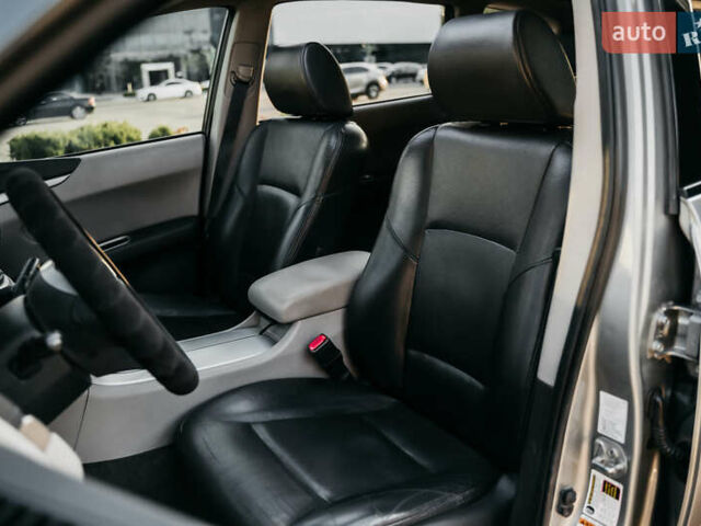 Сірий Субару Трібека, об'ємом двигуна 3 л та пробігом 122 тис. км за 8700 $, фото 29 на Automoto.ua