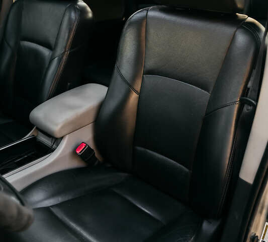 Сірий Субару Трібека, об'ємом двигуна 3 л та пробігом 122 тис. км за 8700 $, фото 23 на Automoto.ua