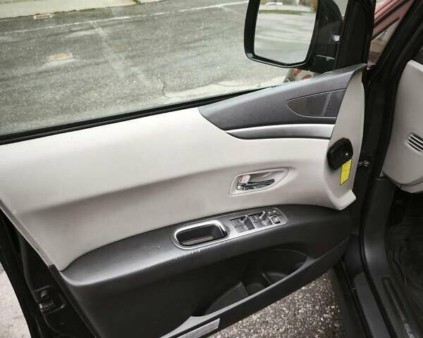 Серый Субару Трибека, объемом двигателя 3.6 л и пробегом 257 тыс. км за 8500 $, фото 8 на Automoto.ua