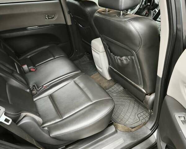 Серый Субару Трибека, объемом двигателя 3.6 л и пробегом 257 тыс. км за 8500 $, фото 12 на Automoto.ua