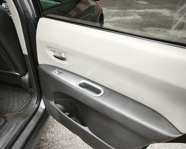 Серый Субару Трибека, объемом двигателя 3.6 л и пробегом 257 тыс. км за 8500 $, фото 9 на Automoto.ua