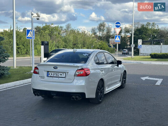 Белый Субару ВРХ, объемом двигателя 2 л и пробегом 146 тыс. км за 12999 $, фото 4 на Automoto.ua
