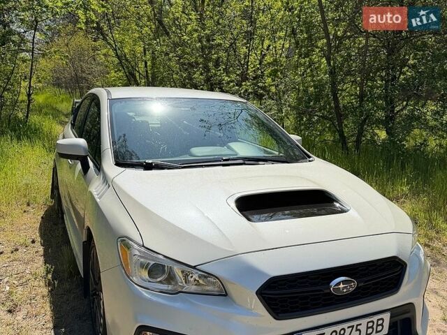 Белый Субару ВРХ, объемом двигателя 2 л и пробегом 57 тыс. км за 13000 $, фото 2 на Automoto.ua