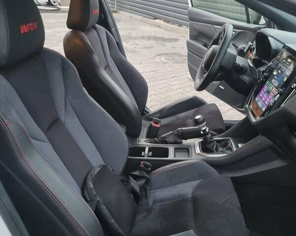 Белый Субару ВРХ, объемом двигателя 2.39 л и пробегом 31 тыс. км за 27500 $, фото 26 на Automoto.ua