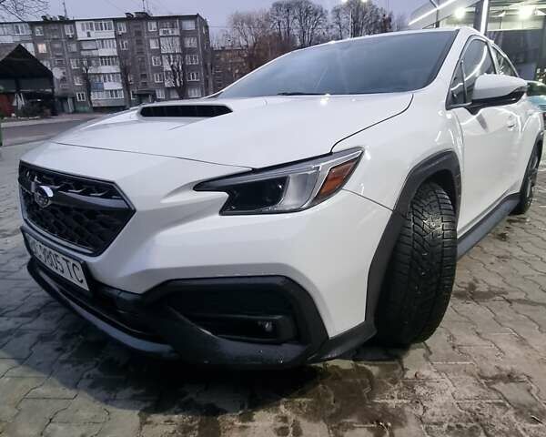 Белый Субару ВРХ, объемом двигателя 2.39 л и пробегом 41 тыс. км за 27500 $, фото 3 на Automoto.ua