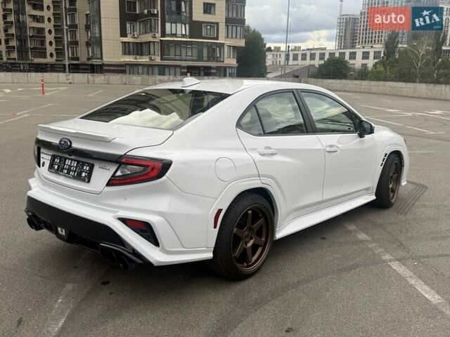 Белый Субару ВРХ, объемом двигателя 2.39 л и пробегом 27 тыс. км за 25000 $, фото 5 на Automoto.ua