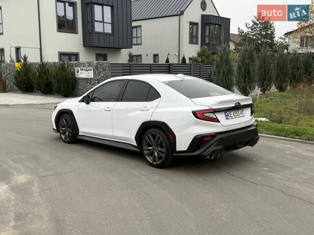 Белый Субару ВРХ, объемом двигателя 2.39 л и пробегом 59 тыс. км за 25000 $, фото 4 на Automoto.ua