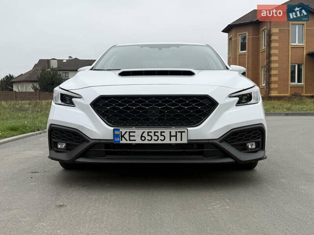 Белый Субару ВРХ, объемом двигателя 2.39 л и пробегом 59 тыс. км за 25000 $, фото 2 на Automoto.ua