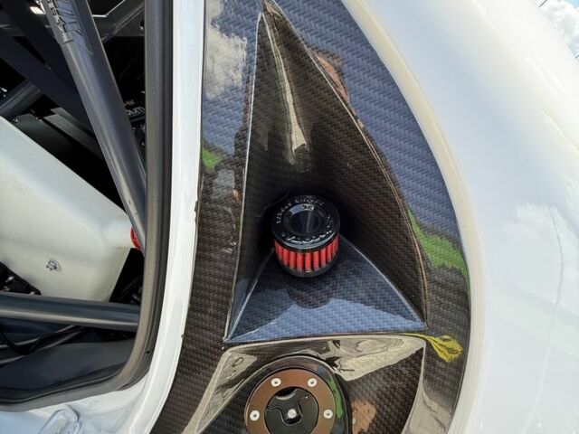 Белый Субару ХТ, объемом двигателя 2 л и пробегом 10 тыс. км за 60000 $, фото 17 на Automoto.ua