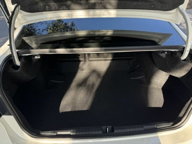 Белый Субару ХТ, объемом двигателя 2.4 л и пробегом 20 тыс. км за 26599 $, фото 5 на Automoto.ua